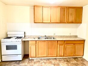 32119 Genessee St, Unit 32119 in Westland, MI - Building Photo - Building Photo