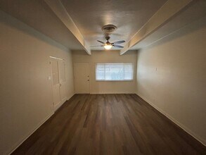 3800 Stockdale Hwy in Bakersfield, CA - Building Photo - Building Photo