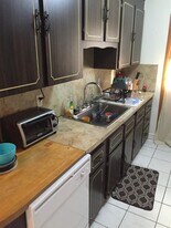 10 Windsor Rd, Unit 10 in Medford, MA - Building Photo