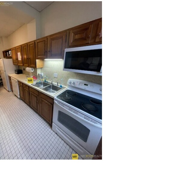 property at 276 Marlborough St