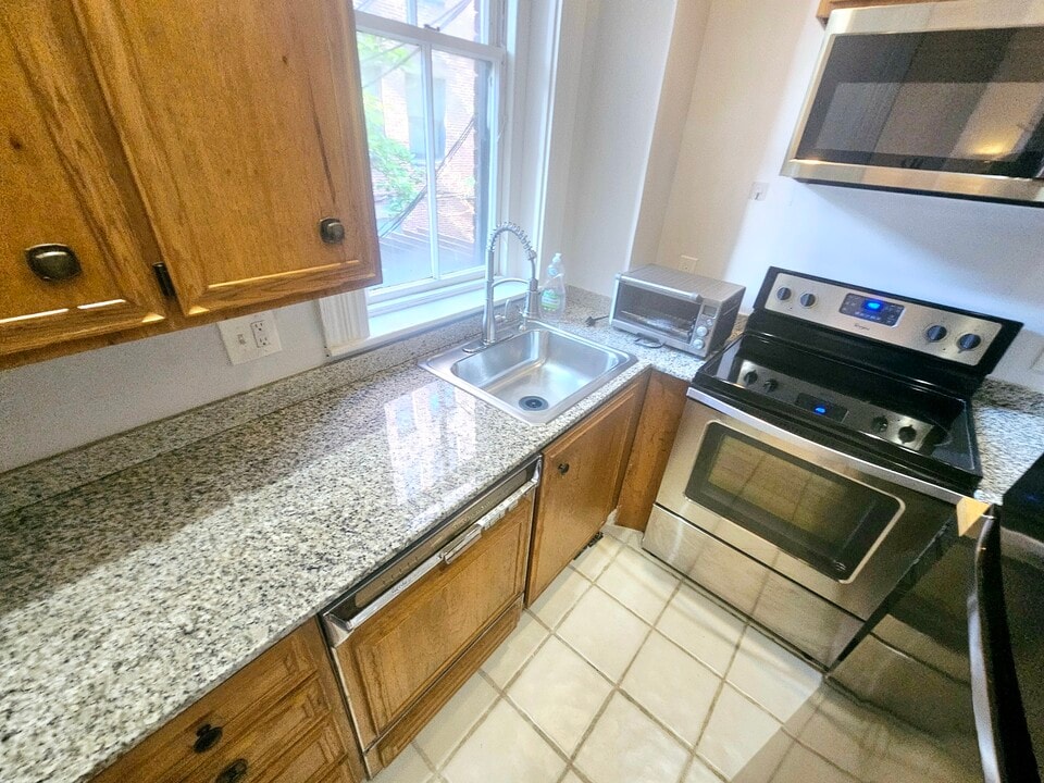 429 Marlborough St, Unit 3B in Boston, MA - Foto de edificio