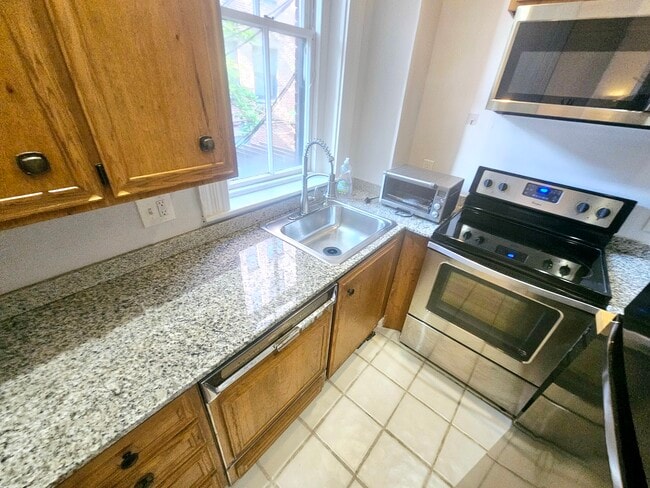 429 Marlborough St, Unit 3B