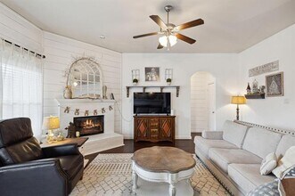 525 Braewick Dr in Fort Worth, TX - Building Photo - Building Photo