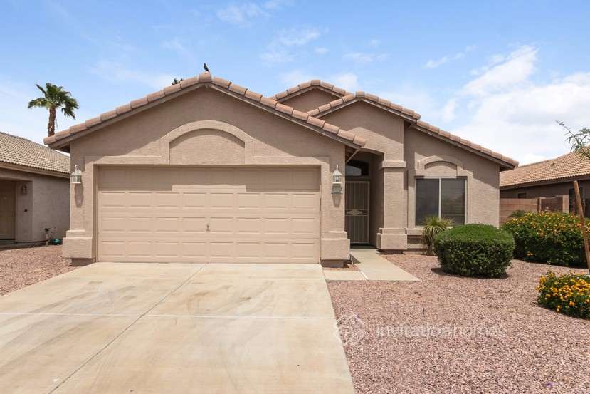 13154 W Gelding Cir in Surprise, AZ - Building Photo