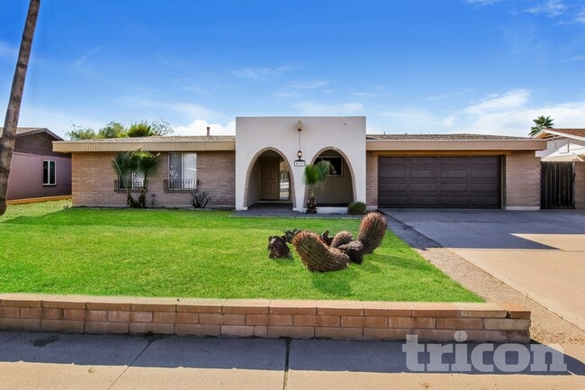 property at 4127 W Mission Ln