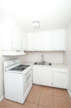 1250 Little Bay Ave in Norfolk, VA - Building Photo - Interior Photo