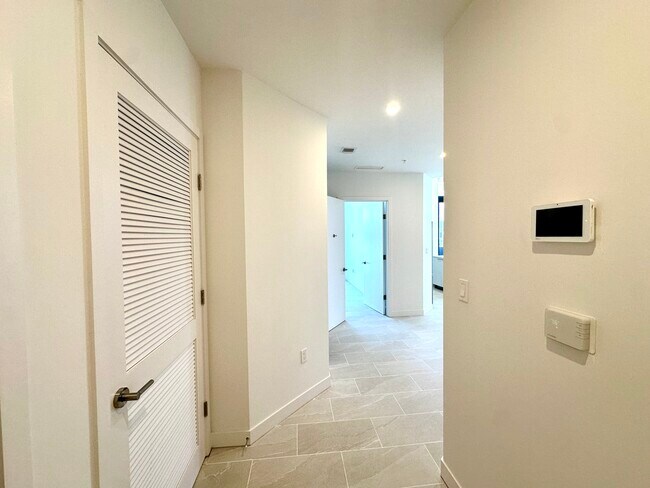 3026 NW 1st Ave, Unit B21 in Miami, FL - Foto de edificio - Building Photo