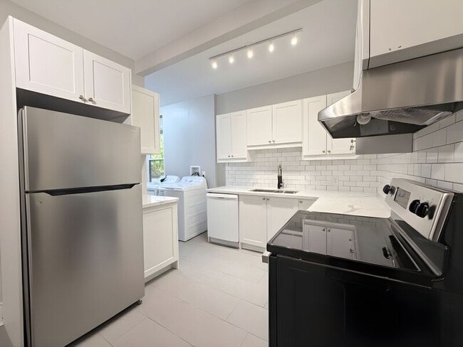 47 Ontario Ave in Hamilton, ON - Building Photo - Building Photo