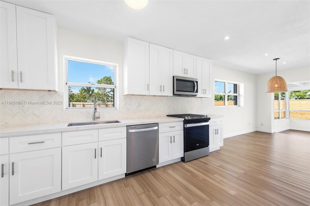 9411 Jamaica Dr in Cutler Bay, FL - Building Photo