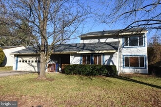 111 Biscayne Ct in Sterling, VA - Building Photo - Building Photo