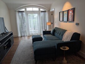 5 Church Ln in Westport, CT - Building Photo