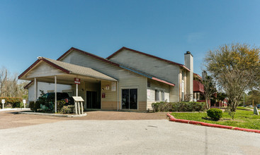 Maison De Ville in Houston, TX - Building Photo - Building Photo