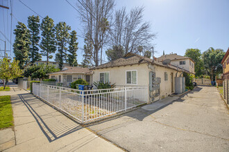 13926 Sherman Way in Van Nuys, CA - Building Photo - Building Photo