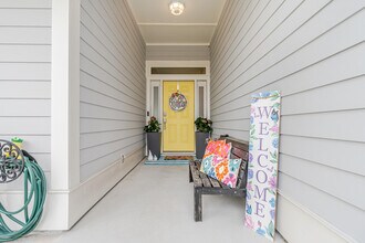 409 Hideaway Ln in Niceville, FL - Foto de edificio - Building Photo