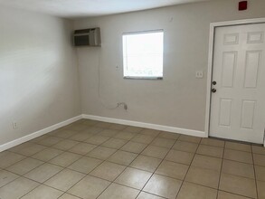 5755 Villas, LLC in Miami, FL - Building Photo - Building Photo