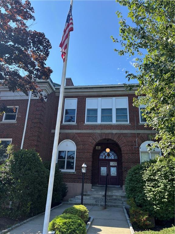3524 W Shore Rd in Warwick, RI - Building Photo - Building Photo