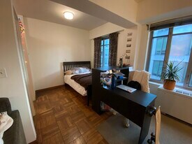 1711 Massachusetts Ave NW, Unit 617 in Washington, DC - Building Photo