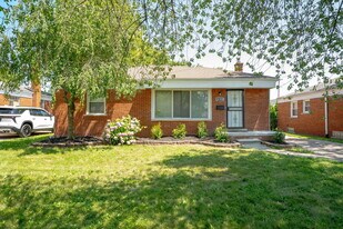 26308 Cubberness St in St. Clair Shores, MI - Building Photo