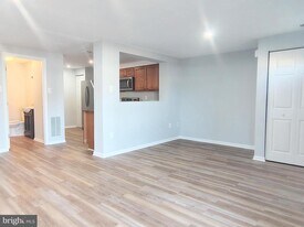 564 Hollyberry Way in Frederick, MD - Building Photo