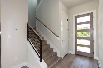 2804 Lawrence Dr in Austin, TX - Building Photo - Building Photo