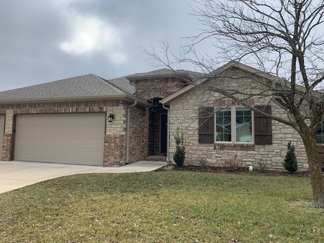 property at 938 E Weldon Dr