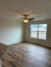 1136 Harbor Dr in Salina, KS - Building Photo - Building Photo