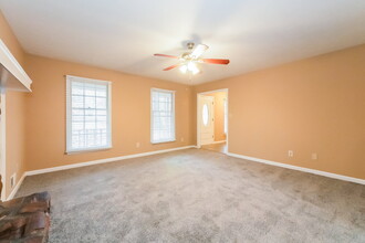 240 Brookclear Ln in Fayetteville, GA - Building Photo - Building Photo