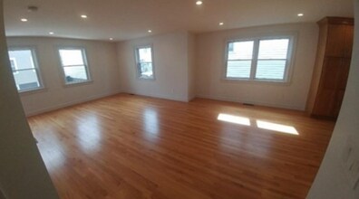 36 Horace St, Unit 1 in Somerville, MA - Foto de edificio - Building Photo