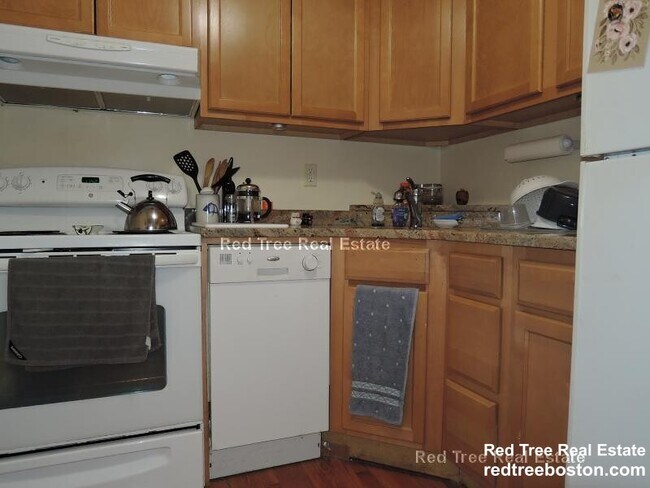 206 Commonwealth Ave, Unit 8 in Boston, MA - Building Photo - Building Photo
