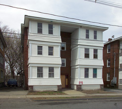 28-32 Lucretia Ave in Chicopee, MA - Building Photo - Building Photo