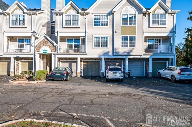 property at 27 Edinburgh Ct