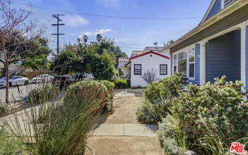 311 Walnut Ave in Long Beach, CA - Building Photo - Building Photo