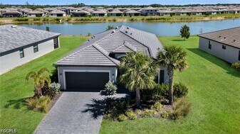 13846 Pine Lodge Ln in Ft. Myers, FL - Building Photo
