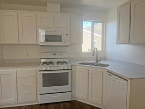 21100 State St in San Jacinto, CA - Building Photo - Building Photo