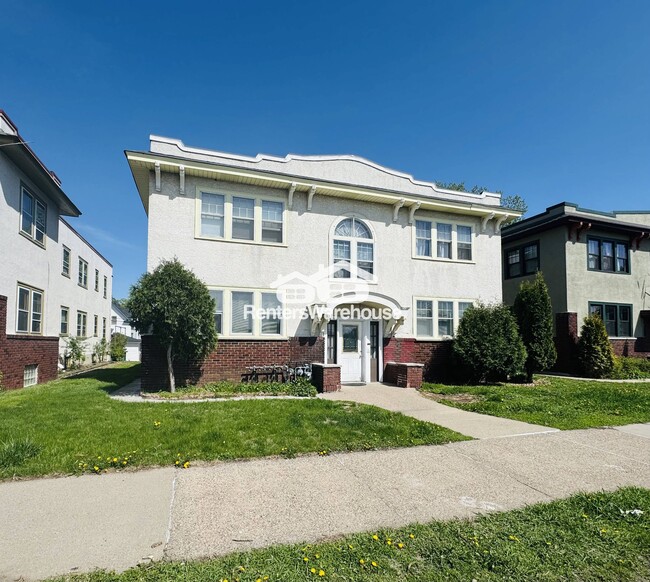 property at 3925 Chicago Ave