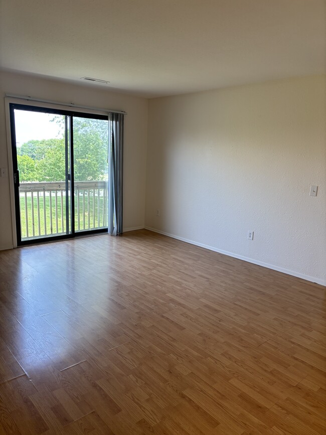 Knob Pines Apartments
