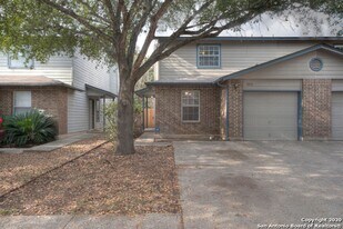 7839 Galaway Bay in San Antonio, TX - Building Photo