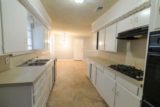 614 Young Blvd in Desoto, TX - Building Photo - Building Photo