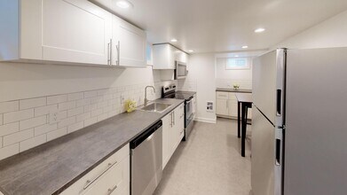 1730 SE 35th Pl in Portland, OR - Foto de edificio - Building Photo