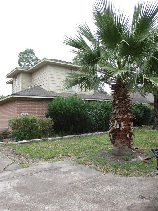 10826 Sugar Hill Dr in Houston, TX - Building Photo