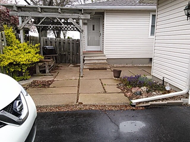 property at 4998 Elm St