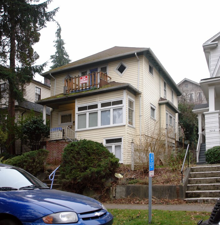 U-District Rooming House in Seattle, WA - Building Photo