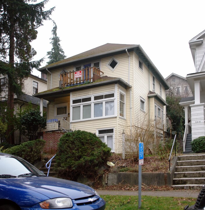 U-District Rooming House in Seattle, WA - Foto de edificio