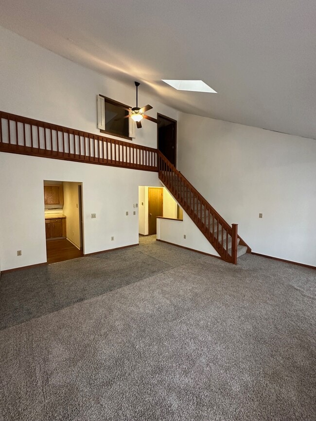 8 Myrtle Ave, Unit 2