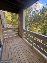 240 S Reynolds St, Unit 304 in Alexandria, VA - Building Photo - Building Photo