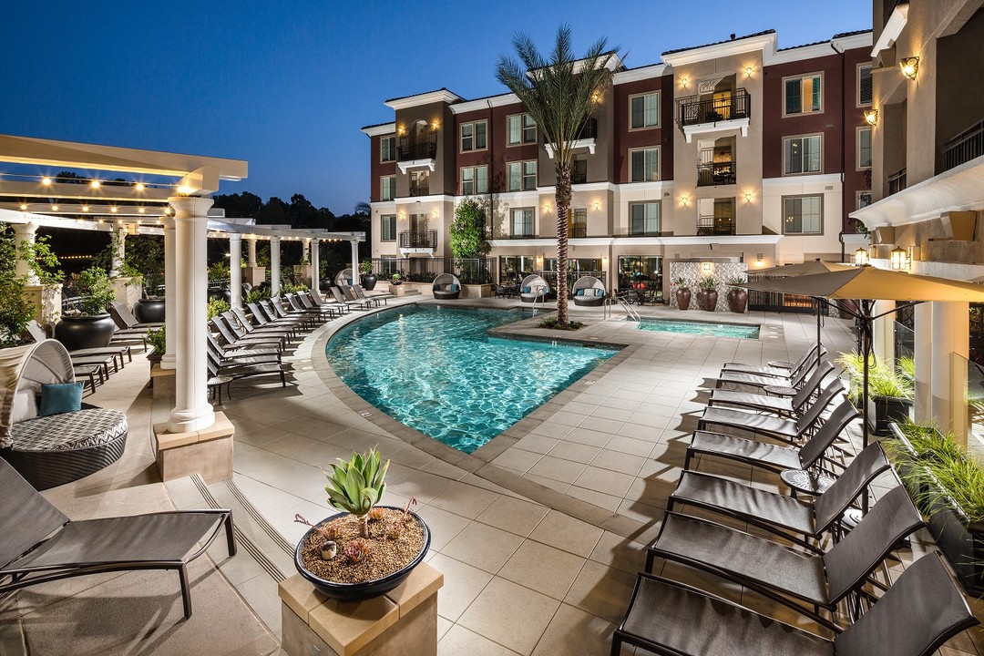 Adagio on the Green in Mission Viejo, CA - Foto de edificio