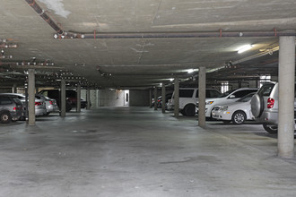 Galleria Townhomes in Lawndale, CA - Foto de edificio - Interior Photo