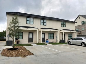 4211 College Main St in Bryan, TX - Building Photo - Building Photo