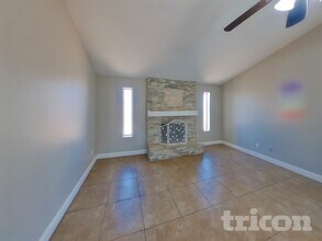 9026 N 64th Dr in Glendale, AZ - Foto de edificio - Building Photo