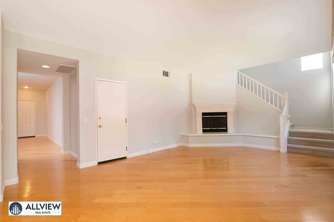 9 Windarbor Ln in Irvine, CA - Building Photo - Building Photo